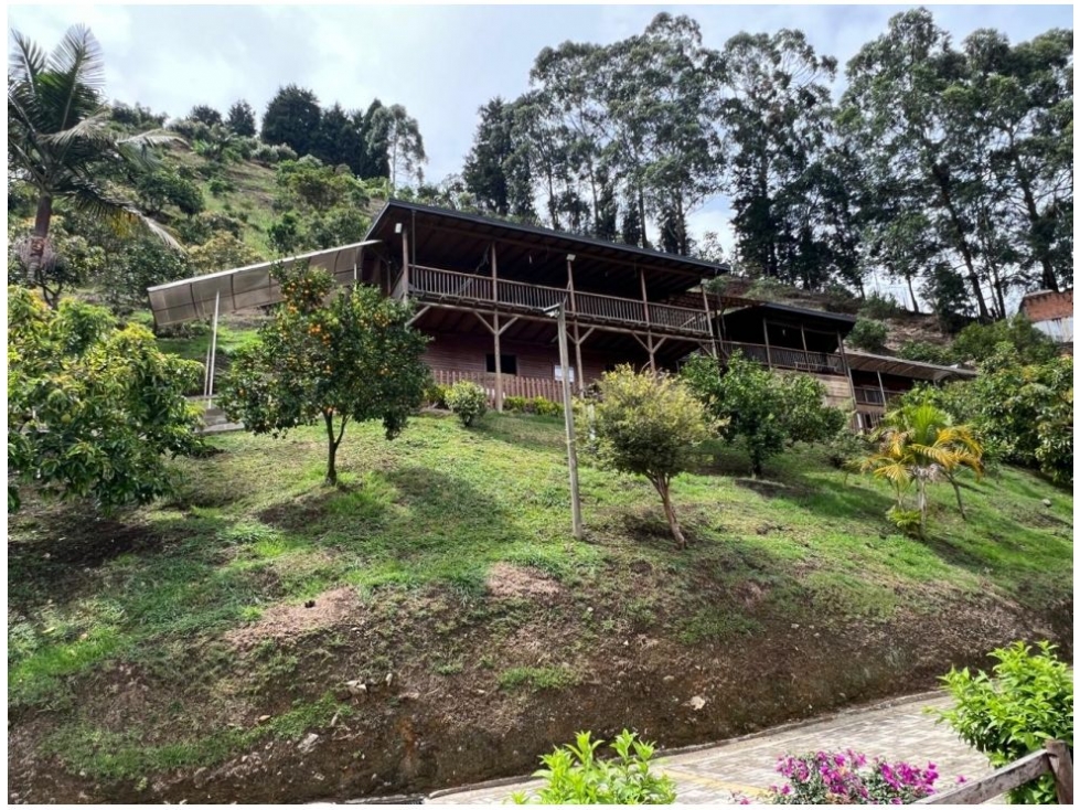 HERMOSA FINCA CAMPESTRE EN ARRIENDO, SABANETA - 1