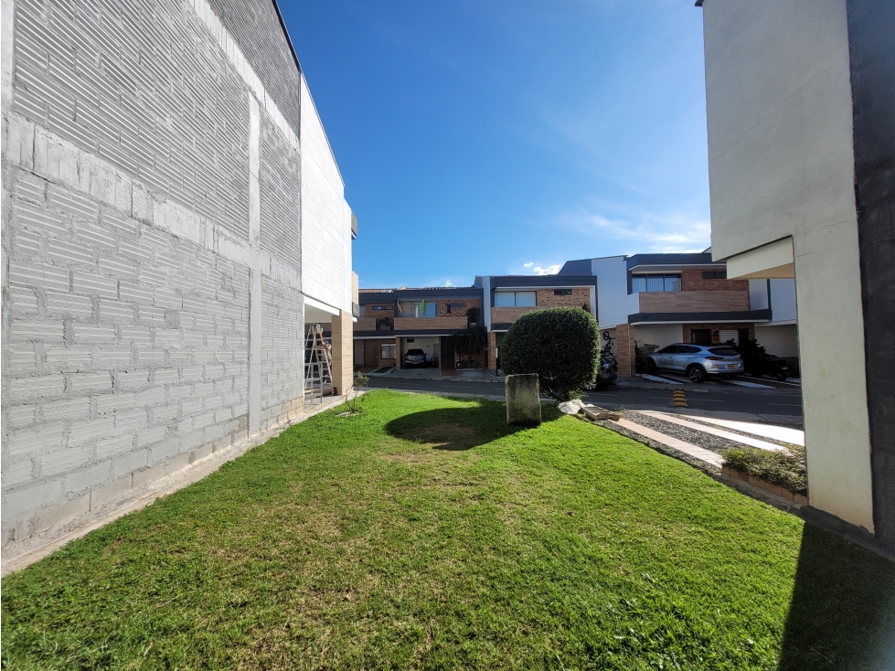 VENTA DE LOTE EN LA CEJA UNIDAD AGUA FRESCA — foto 2