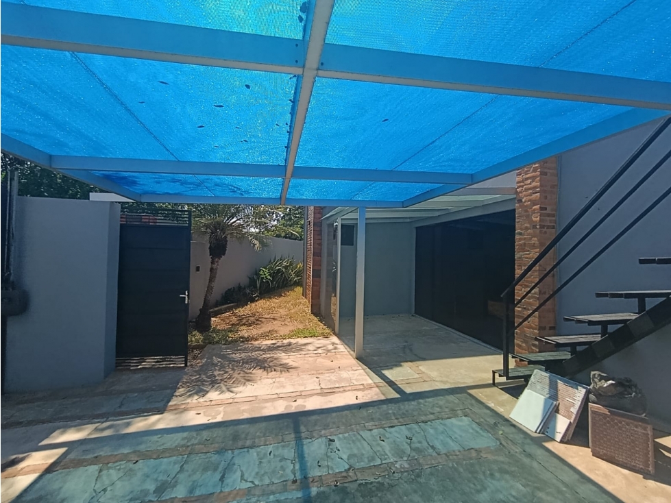 VENDO DUPLEX DE 3 DORMITORIOS ZONA RAKIURA - 2