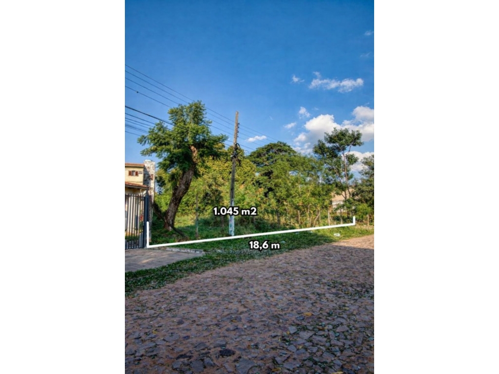 VENDO AMPLIO TERRENO CON SALIDA DE CALLE A CALLE ZONA CACIQUE LAMBARÉ - 4