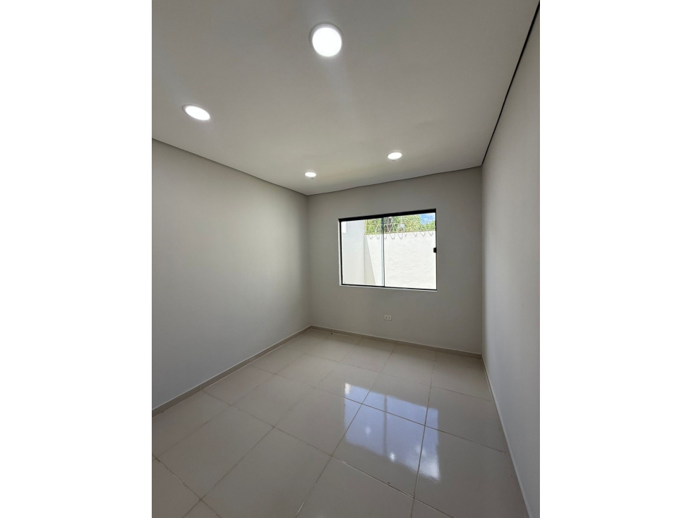 VENDO CHALET A ESTRENAR EN LUQUE MORA CUE - 5