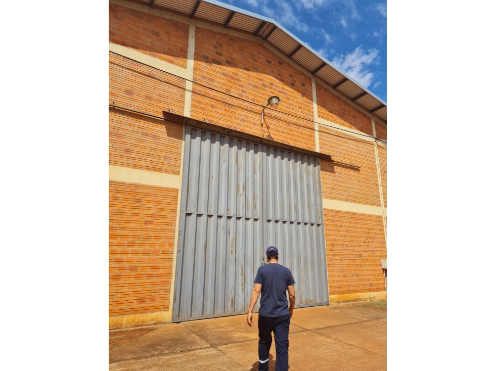 ALQUILO DEPOSITOS A MINUTOS DE CIUDAD DEL ESTE EN POZO - 1