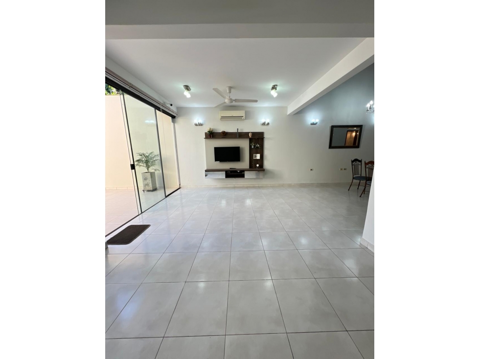 ALQUILO DUPLEX SEMI AMOBLADO DE 3 DORMITORIOS EN YCUA SATI. - 6