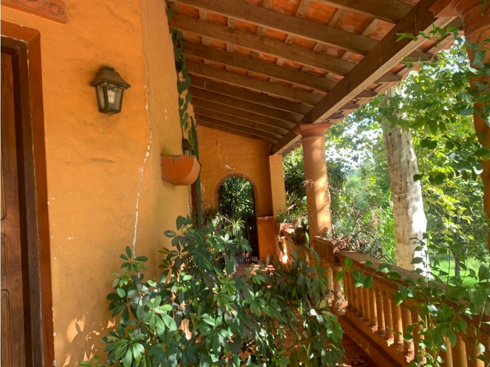 CASA EN VENTA EN LA MEJOR ZONA DE PIRIBEBUY - 2