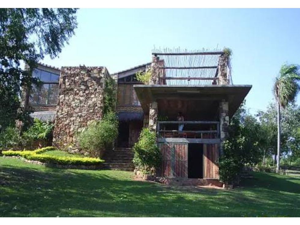 VENDO HERMOSO TERRENO CON CASA A DEMOLER EN SAN BERNARDINO CIERVO CUA. - 2