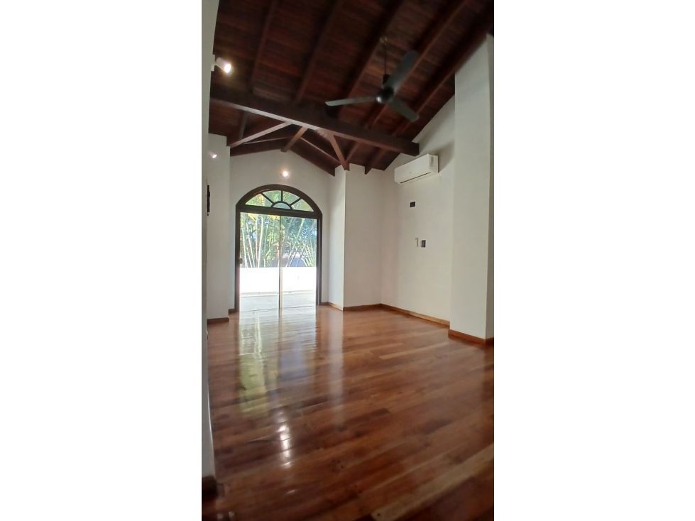 ALQUILO IMPORTANTE CASA DE 5 DORMITORIOS BARRIO MANORA - 6