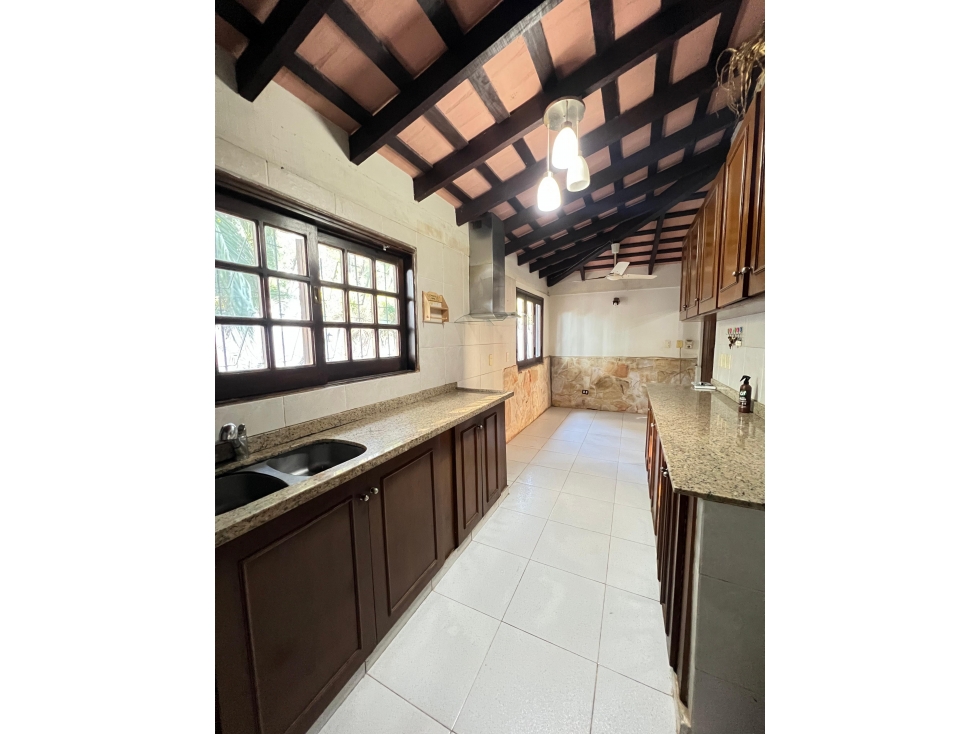 VENDO CASONA EN ITÁ ENRAMADA - LAMBARÉ - 6