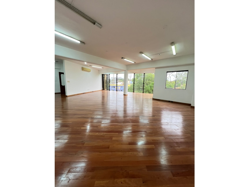 ALQUILO OFICINA CORPORATIVA ZONA BOGGIANI. — foto 4