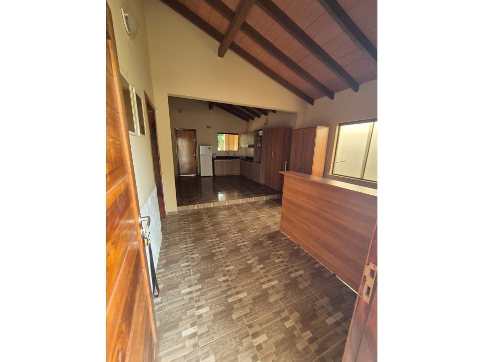 VENDO CASA EN EL BARRIO LOS NOGALES DE SAN LORENZO - 5
