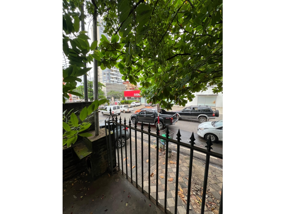 VENDO PROPIEDAD SOBRE JULIO CORREA, ZONA DE ALTO TRANSITO. - 6