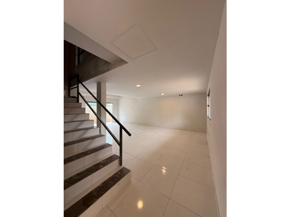EN VENTA DUPLEX PROXIMO A ENTREGARSE EN LAMBARÉ - 4