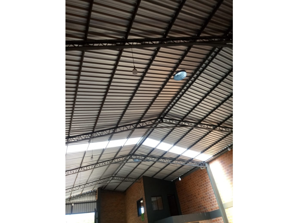 ALQUILO DEPÓSITO EN MARIANO ROQUE ALONSO. ZONA CAACUPEMI. - 3