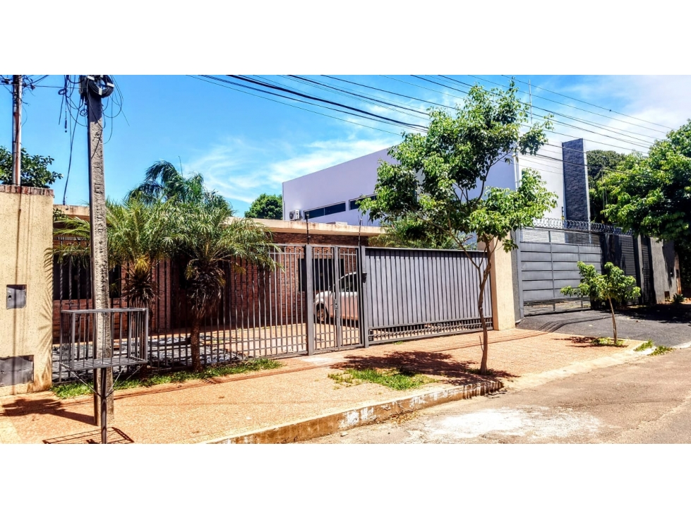 VENDO CASA DE 2 DORMITORIOS EN FERNANDO DE LA MORA ZONA SUR. - 1