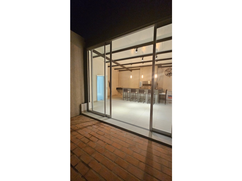 ALQUILO OFICINA EN EDIFICIO CORPORATIVO BARRIO YCUA SATI. — foto 6