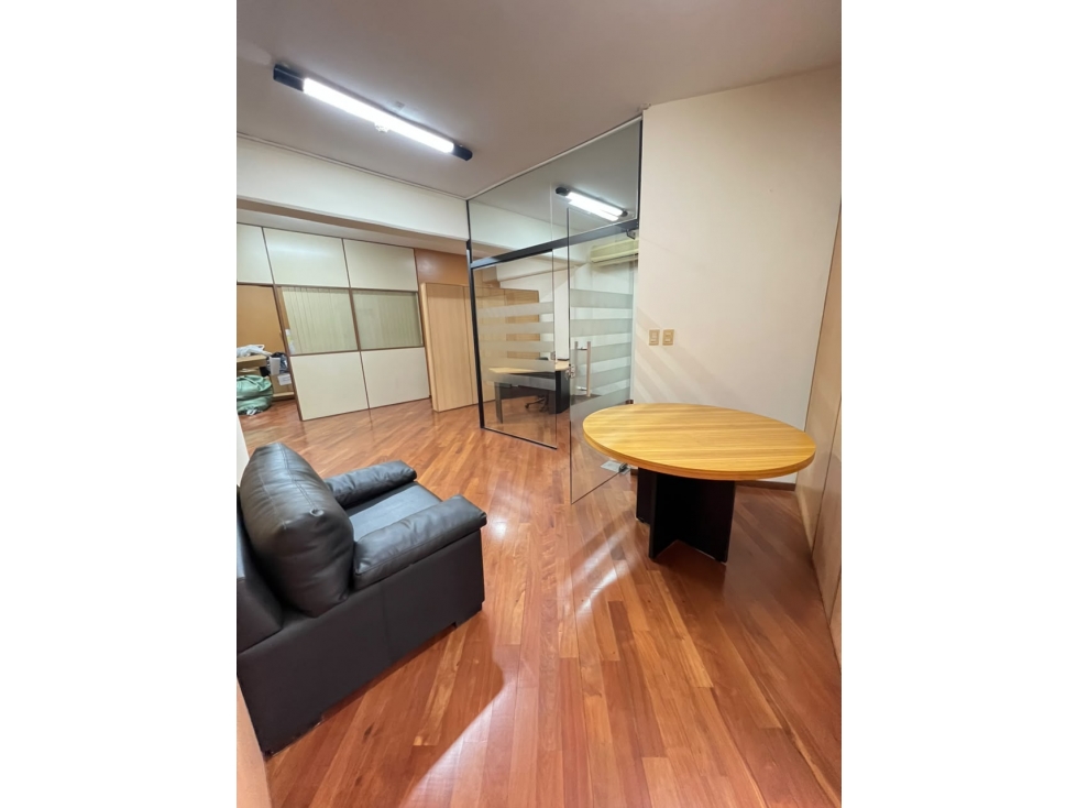 ALQUILO OFICINA CORPORATIVA AMOBLADA ZONA BOGGIANI. — foto 2