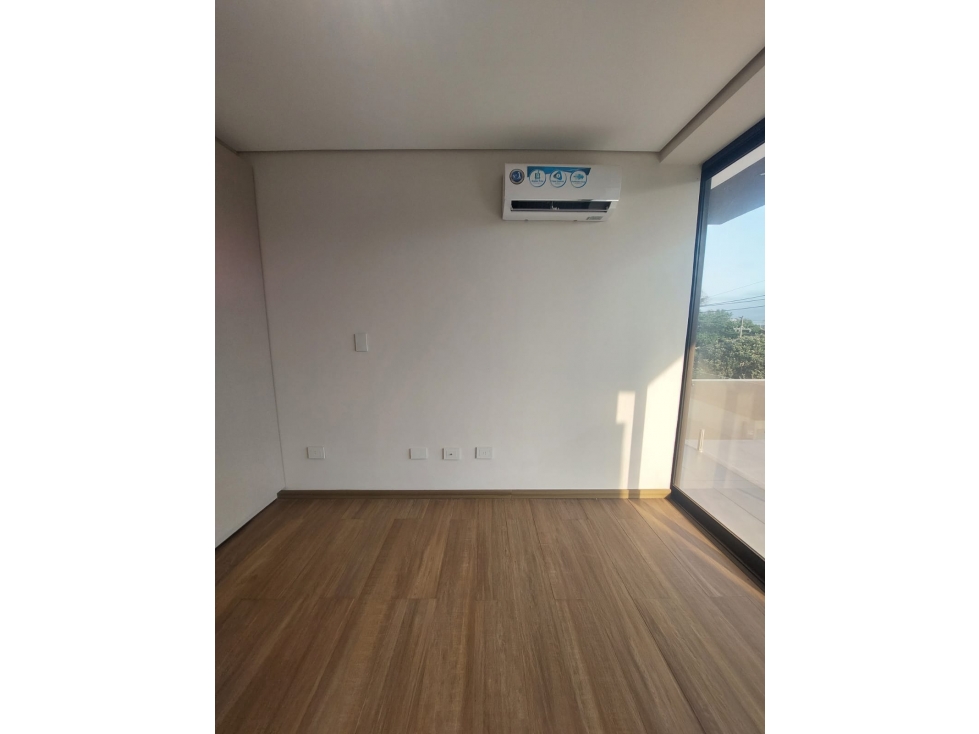 AMPLIO DPTO SIN MUEBLES EN ALQUILER EN SAN CRISTOBAL — foto 4