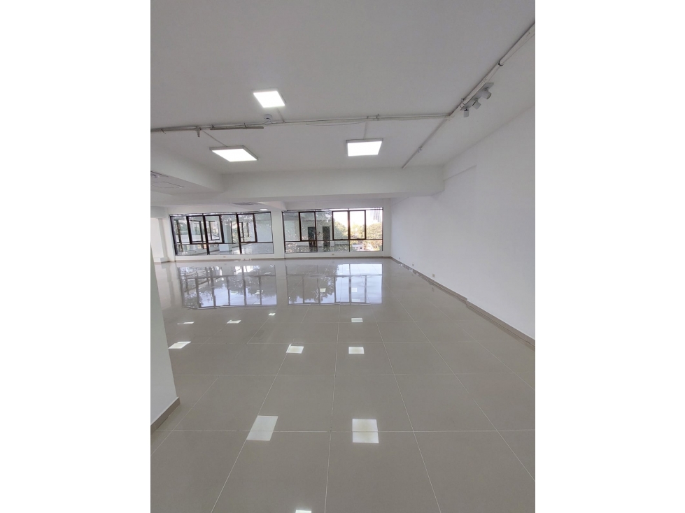 ZONA SHOPPING DEL SOL EN ALQUILER AMPLIA OFICINA CORPORATIVA. - 3
