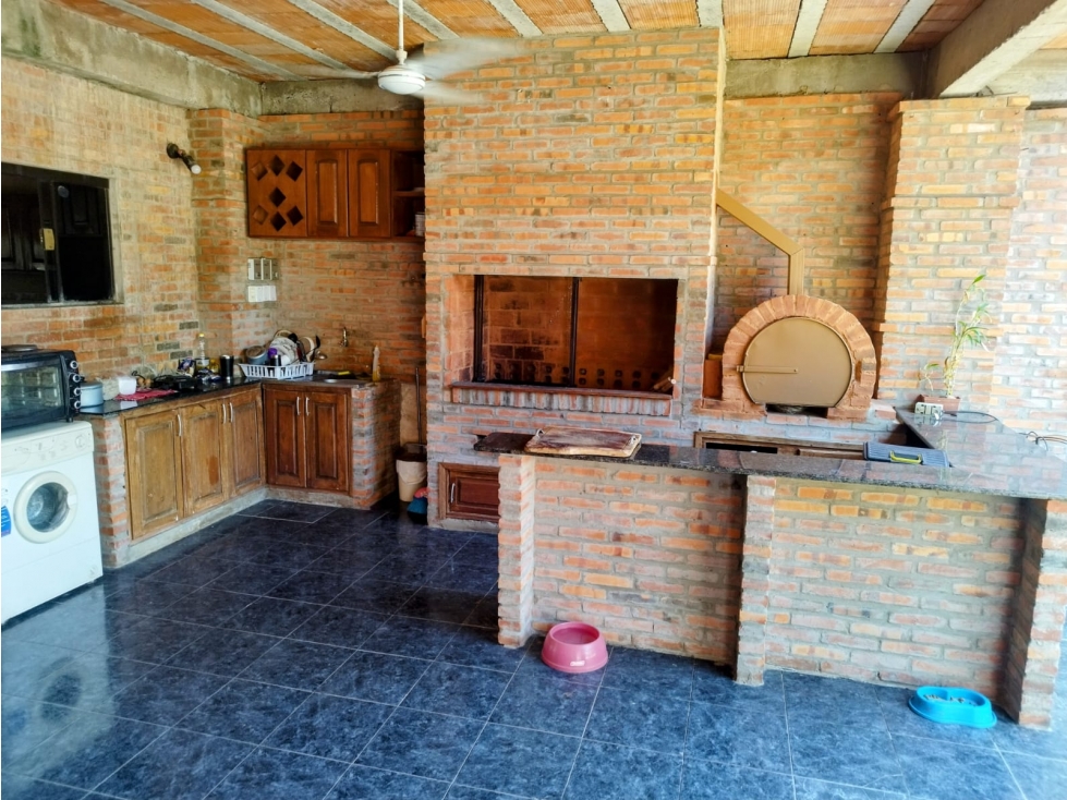 VENDO CASA DE 2 DORMITORIOS EN FERNANDO DE LA MORA ZONA SUR. - 6