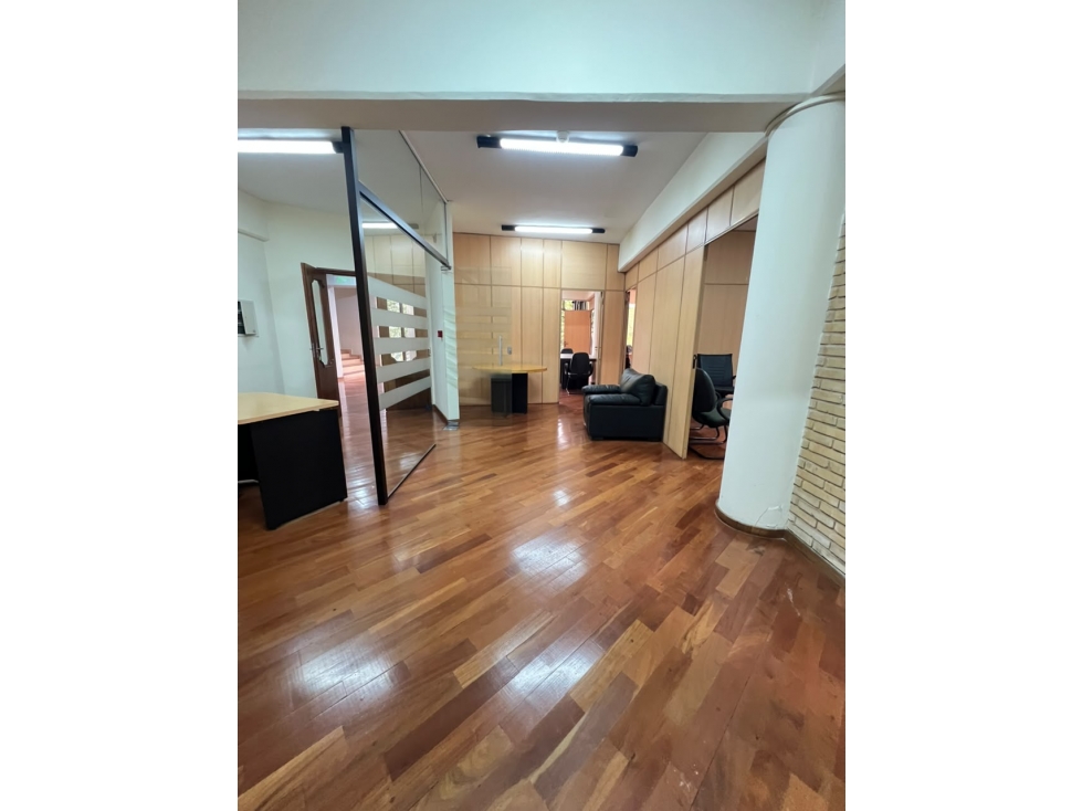 ALQUILO OFICINA CORPORATIVA AMOBLADA ZONA BOGGIANI. — foto 4
