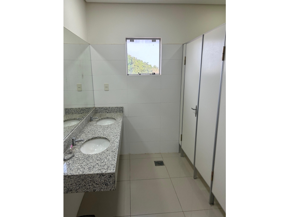 ALQUILO OFICINA EN EDIFICIO CORPORATIVO BARRIO YCUA SATI. — foto 3