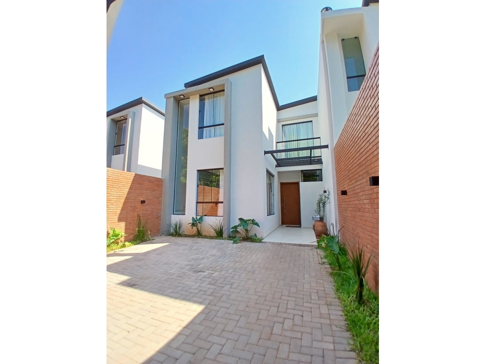 VENDO DUPLEX ZONA PAN AMERICAN SCHOOL A ENTREGARSE EN JUNIO 2026 - 1