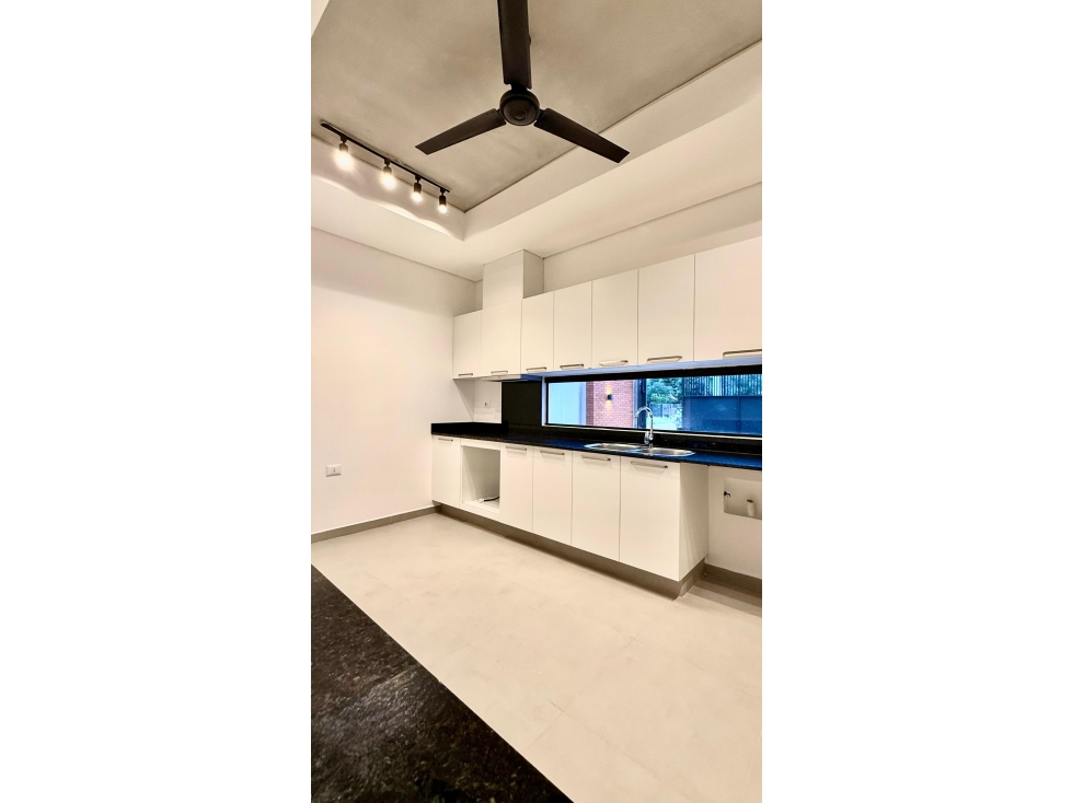 ALQUILO CASA PAREADA A ESTRENAR EN LUQUE ZONA PLAZA MADERO - 4