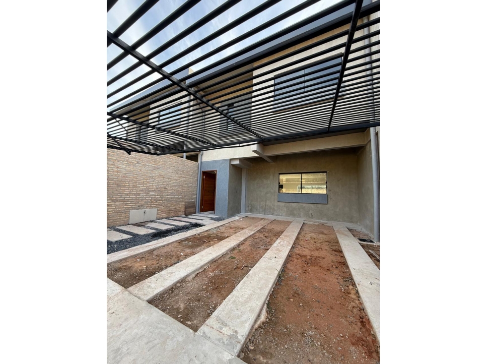 EN VENTA DUPLEX PROXIMO A ENTREGARSE EN LAMBARÉ - 1
