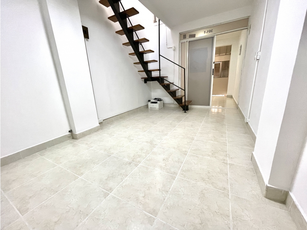 oficina en arriendo 18 metros envigado mall comercial av poblado