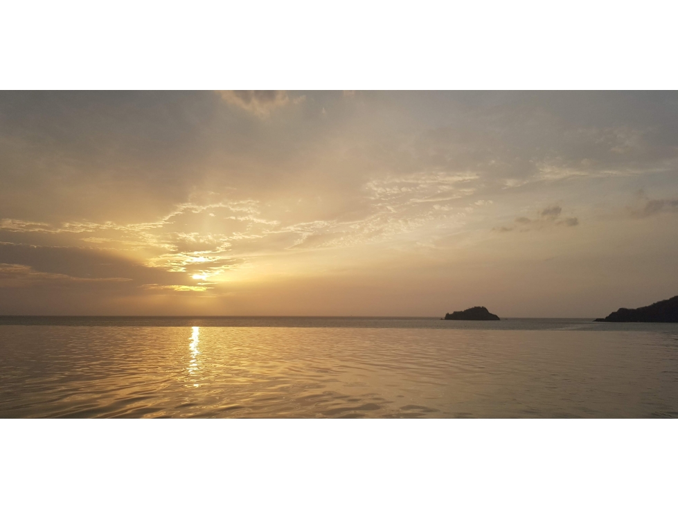 VENTA APARTAMENTO AMOBLADO FRENTE AL MAR - RODADERO SUR