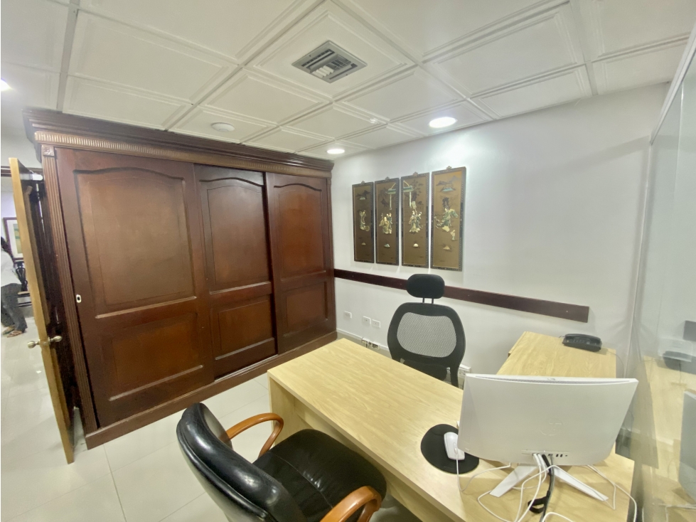 OFICINA EN VENTA EN EL CENTRO CON VISTA A LA MARINA DE SANTAM MARTA — foto 3
