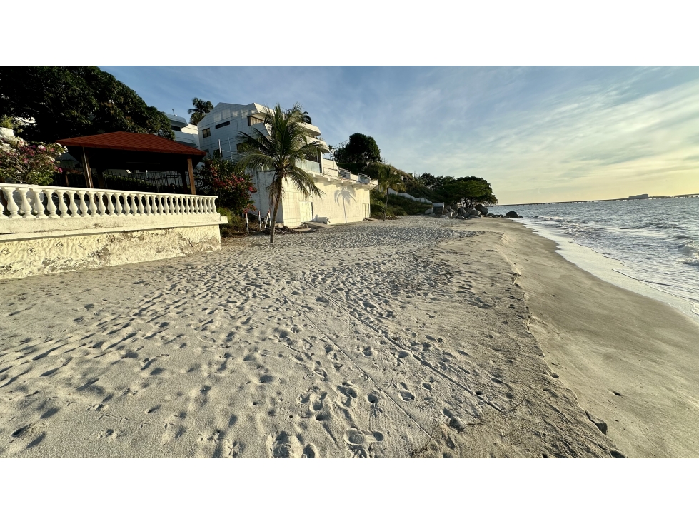 VENTA CASA DE PLAYA CON ACCESO DIRECTO AL MAR SANTA MARTA - 2