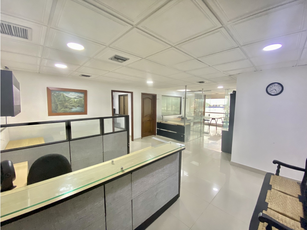 OFICINA EN VENTA EN EL CENTRO CON VISTA A LA MARINA DE SANTAM MARTA — foto 4