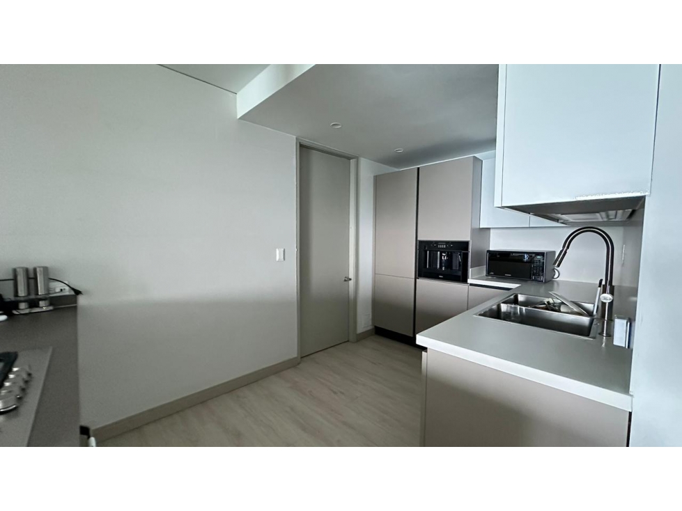ARRIENDO APARTAMENTO AMOBLADO FRENTE AL MAR EN PLAYA SALGUERO — foto 4