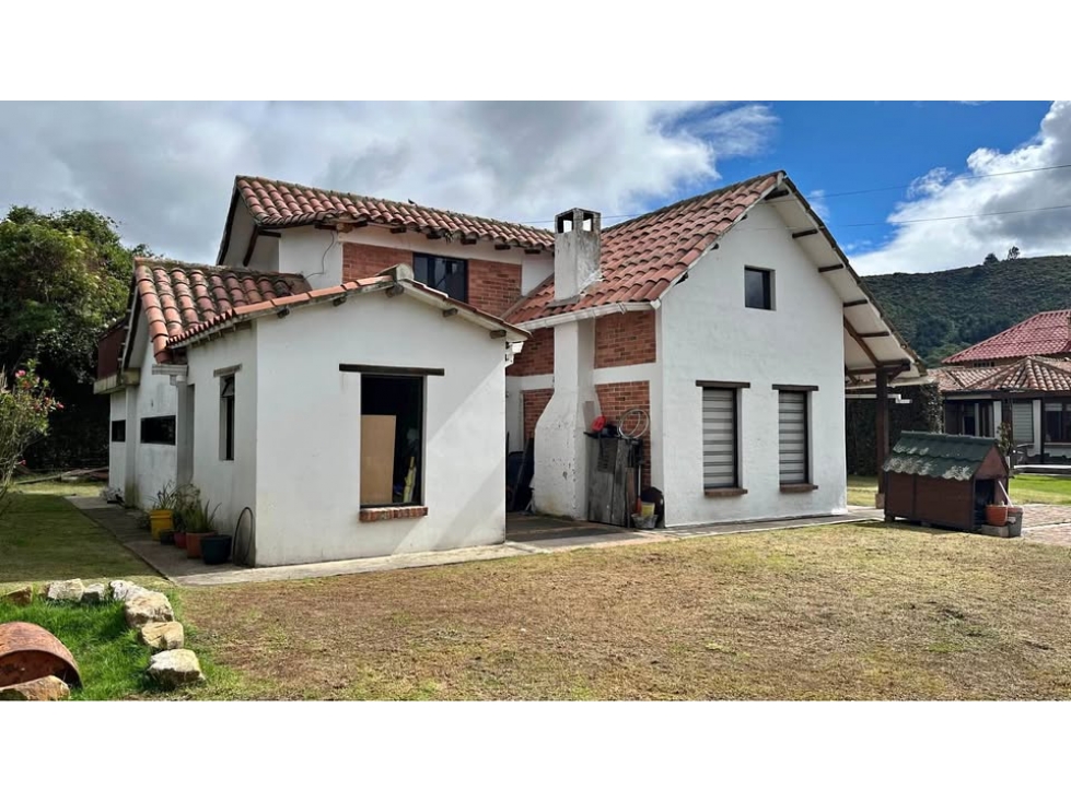 HERMOSA CASA CAMPESTRE EN VENTA EN CHÍA VEREDA TIQUIZA co5 - 1