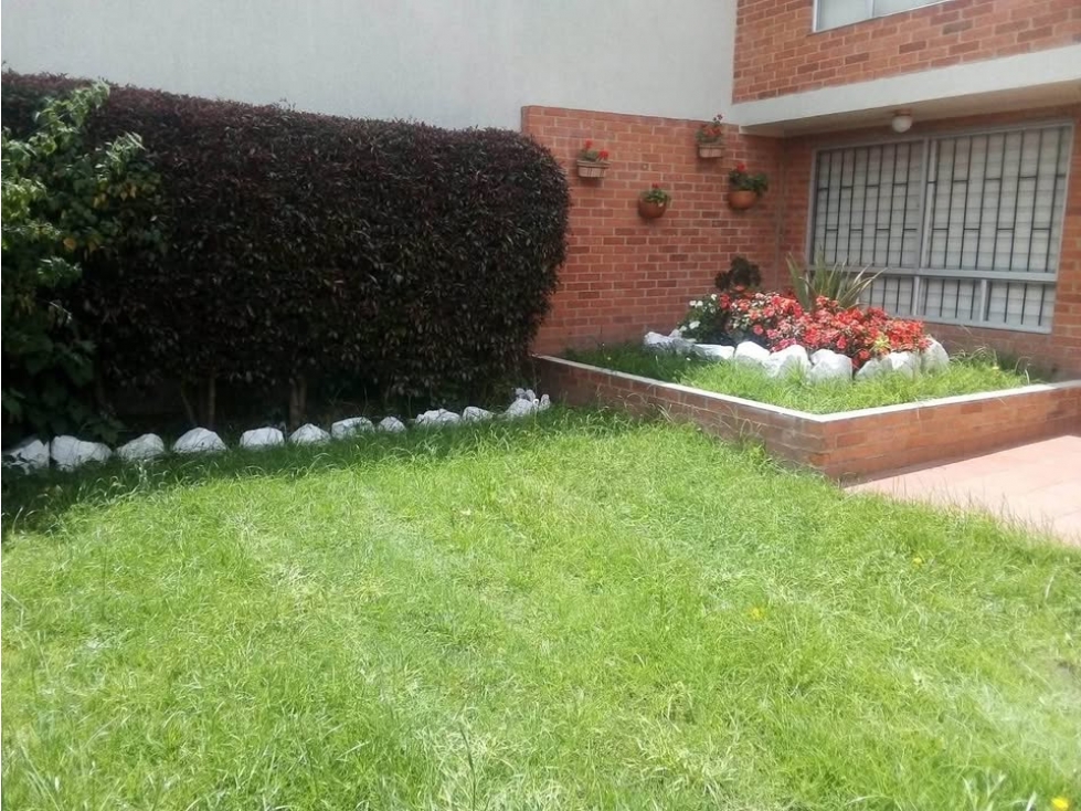 ¡ESPECTACULAR CASA ESQUINERA EN CHÃA! co11