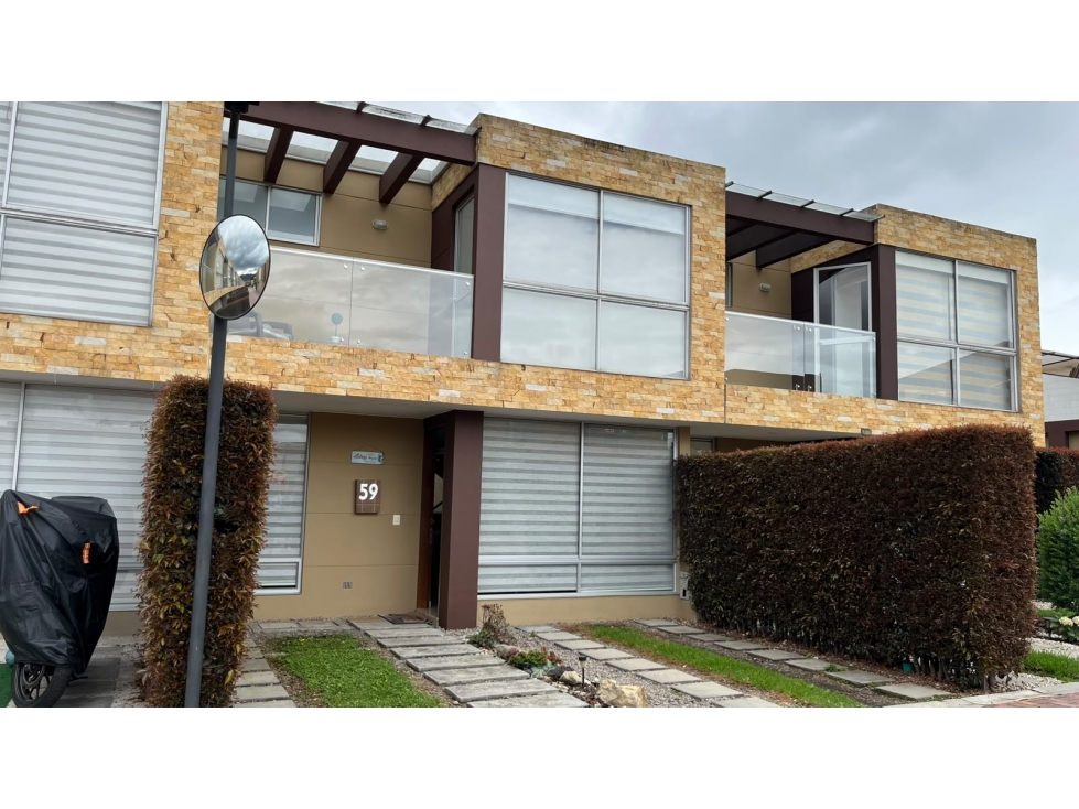 VENDO CASA CAMPESTRE EN CHIA CONJUNTO TRAMONTO - 1