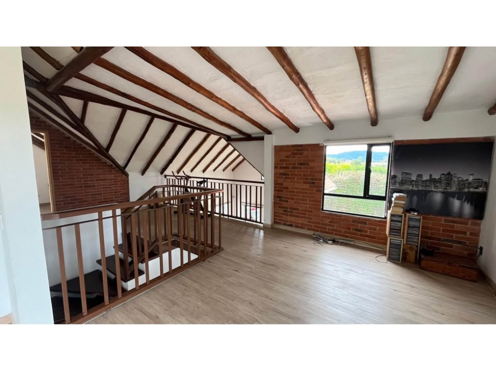 HERMOSA CASA CAMPESTRE EN VENTA EN CHÍA VEREDA TIQUIZA co5 - 2