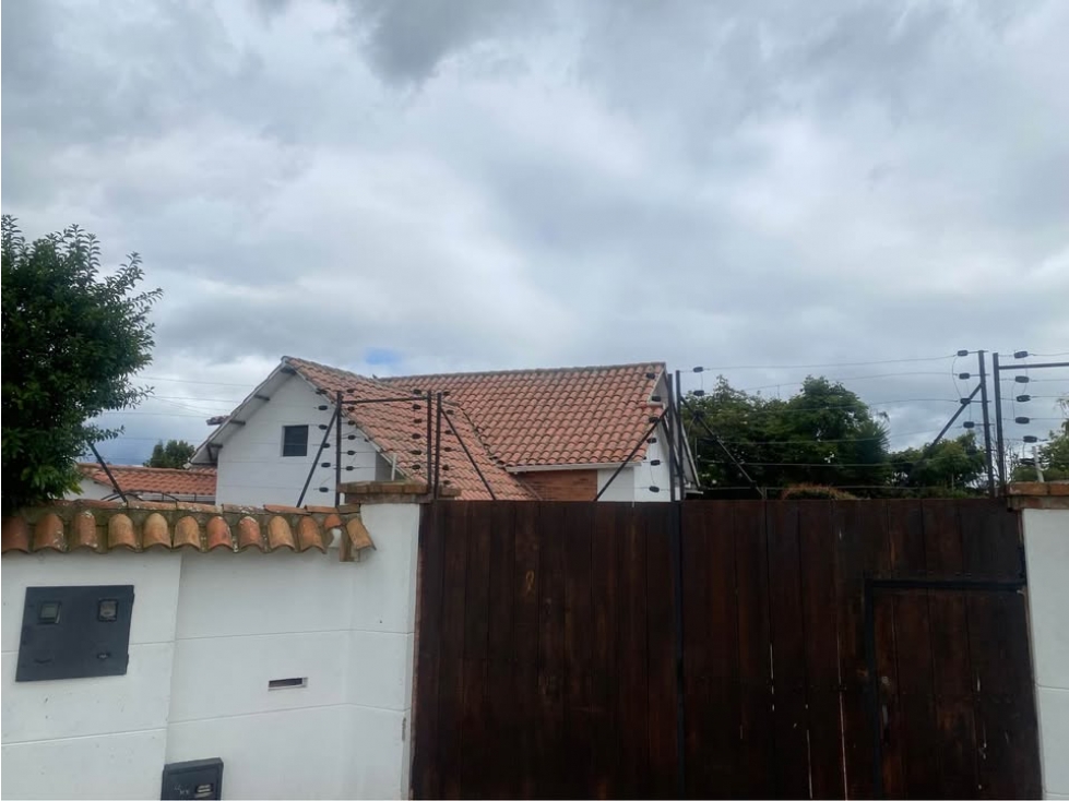HERMOSA CASA CAMPESTRE EN VENTA EN CHÍA VEREDA TIQUIZA co5 - 3