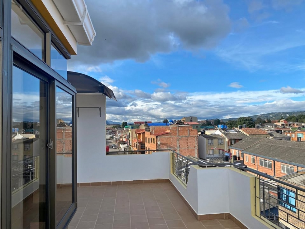 ¡GRAN OPORTUNIDAD DE INVERSIÃN EN CHÃA CASA COMERCIAL! co9