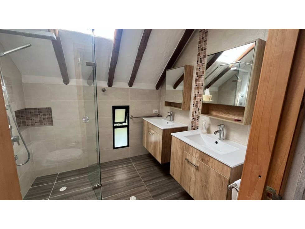 HERMOSA CASA CAMPESTRE EN VENTA EN CHÍA VEREDA TIQUIZA co5 - 4