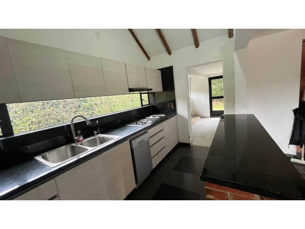 HERMOSA CASA CAMPESTRE EN VENTA EN CHÍA VEREDA TIQUIZA co5 - 5