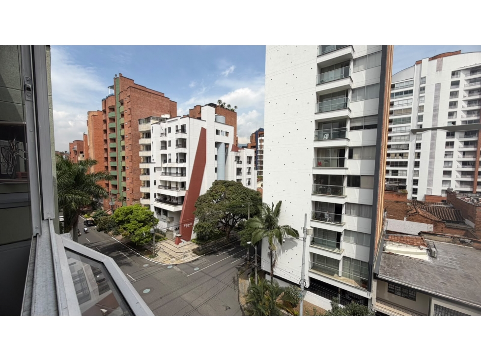 SE VENDE EXCLUSIVO APARTAMENTO EN LAURELES