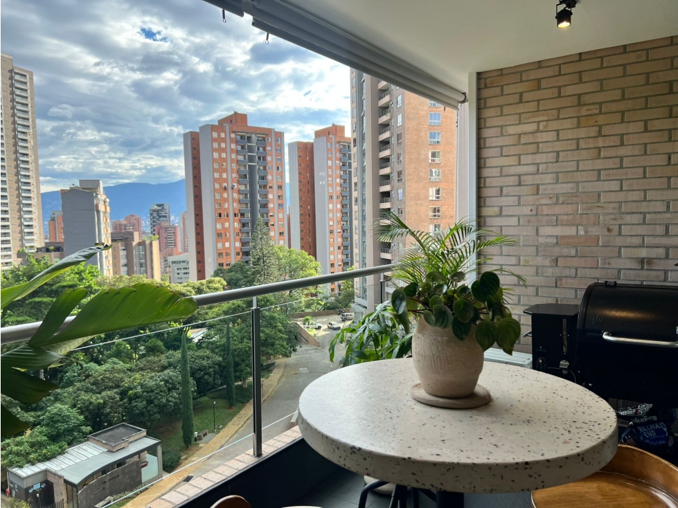 VENDO HERMOSO APARTAMENTO EN EL POBLADO — foto 2