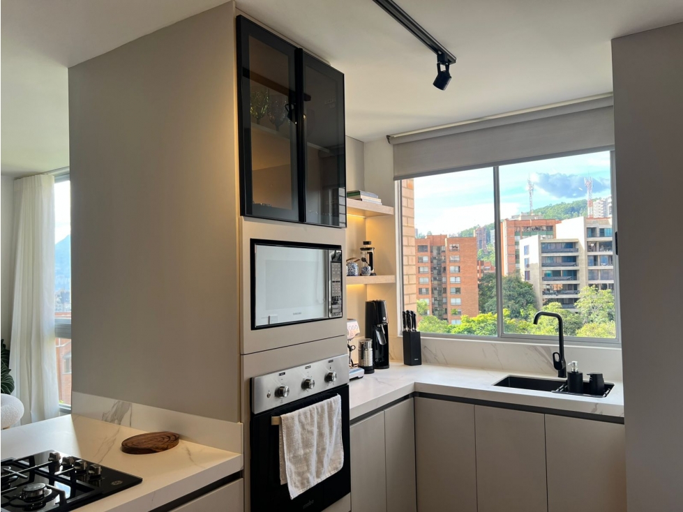 VENDO HERMOSO APARTAMENTO EN EL POBLADO — foto 6