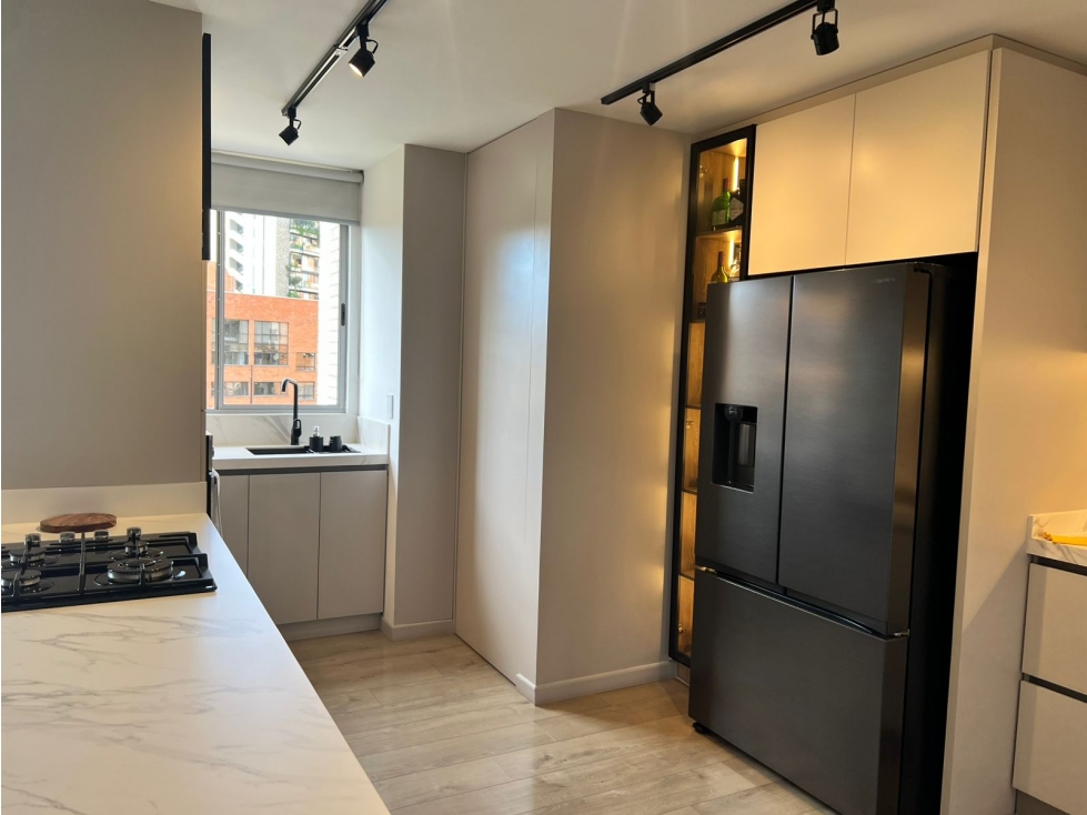 VENDO HERMOSO APARTAMENTO EN EL POBLADO — foto 4