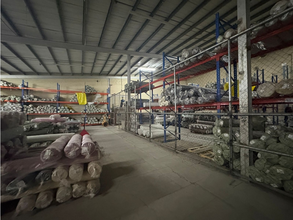 VENDO BODEGA ZONA LIBRE FRANCE FIELD — foto 2