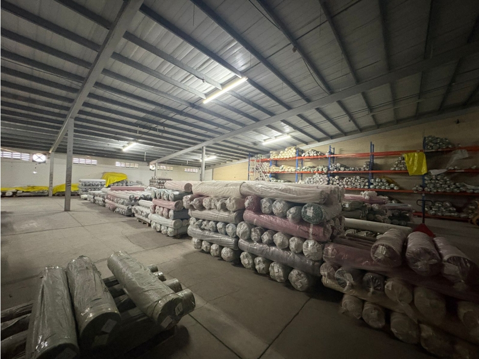 VENDO BODEGA ZONA LIBRE FRANCE FIELD — foto 4