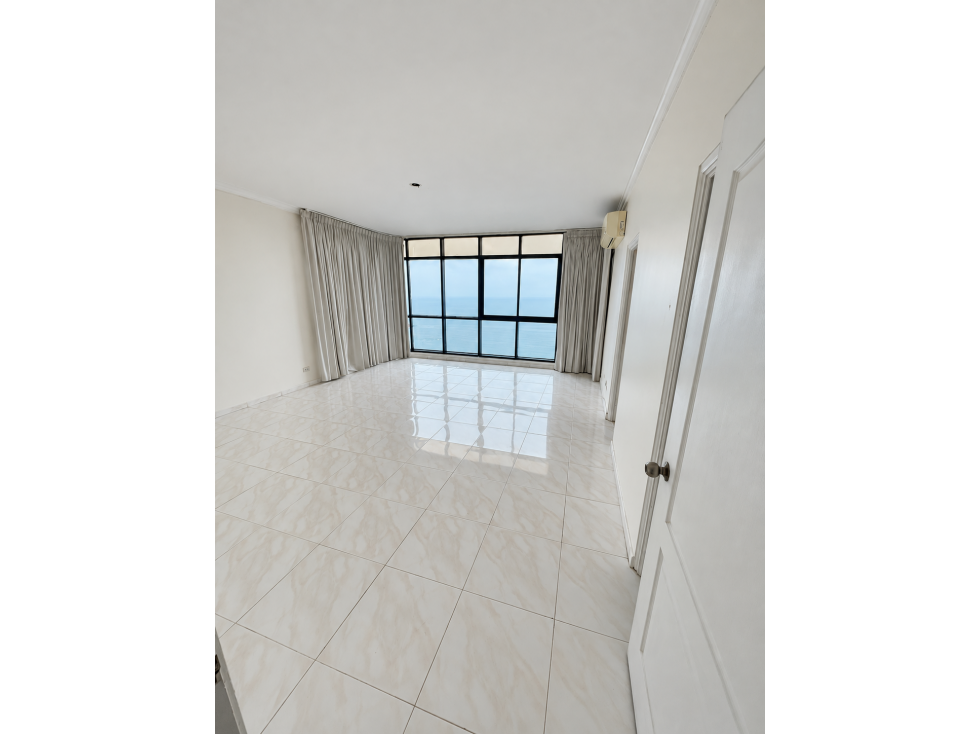 VENDO APARTAMENTO AVENIDA BALBOA MIRAMAR — foto 2