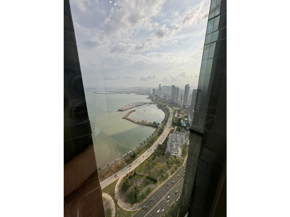 VENDO O ALQUILO OFICINA AVENIDA BALBOA BICSA FINANCIAL CENTER — foto 2