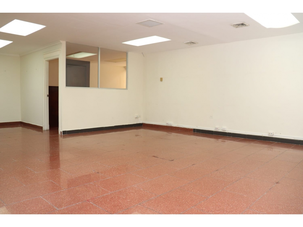 ALQUILO O VENDO OFICINA AVENIDA BALBOA TORRE BAC